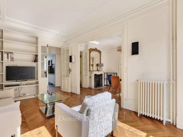Tout savoir sur cet appartement dans le quartier Trudaine Maubeuge, à Paris 9ème