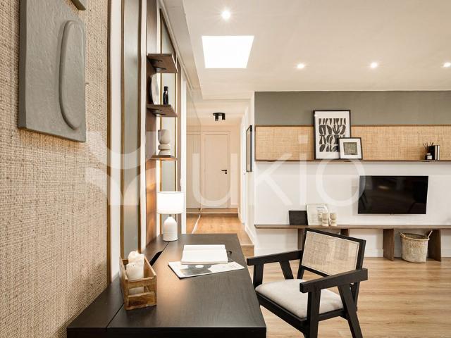 Tout savoir sur cet appartement dans le quartier Triangle d'Or, à Paris 8ème