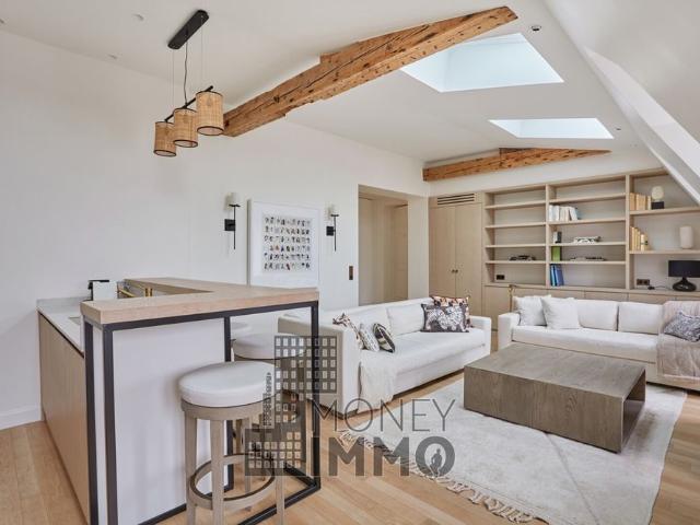 Tout savoir sur cet appartement dans le quartier Triangle d'Or, à Paris 8ème