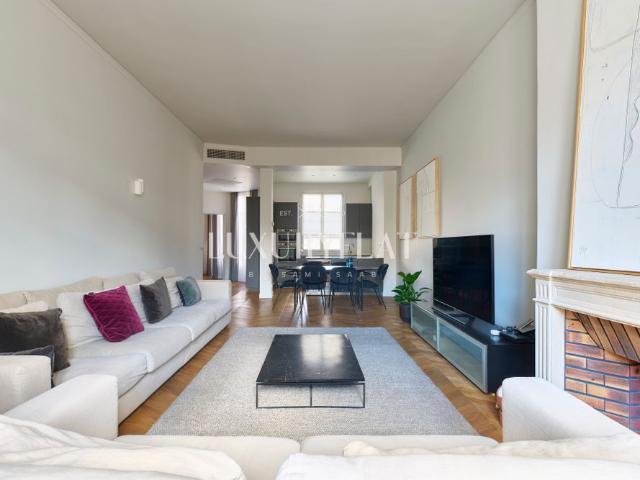 Tout savoir sur cet appartement dans le quartier Triangle d'Or, à Paris 8ème