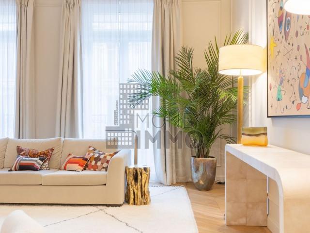 Tout savoir sur cet appartement dans le quartier Triangle d'Or, à Paris 8ème