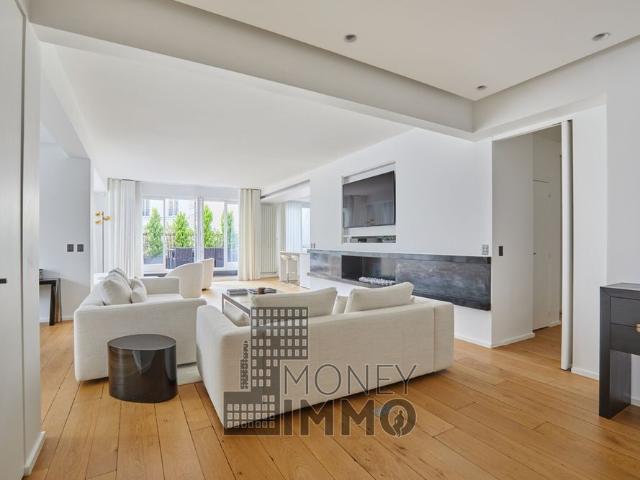 Tout savoir sur cet appartement dans le quartier Triangle d'Or, à Paris 8ème