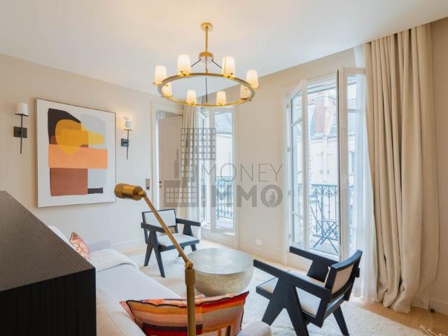 Tout savoir sur cet appartement dans le quartier Triangle d'Or, à Paris 8ème