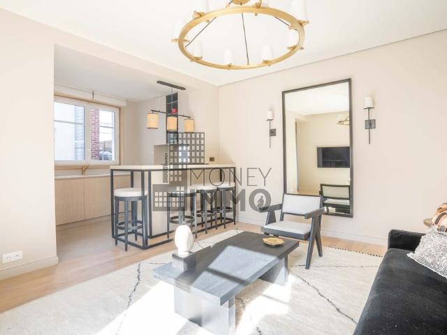 Tout savoir sur cet appartement dans le quartier Triangle d'Or, à Paris 8ème
