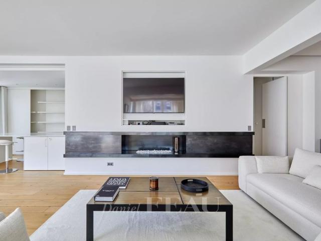 Tout savoir sur cet appartement dans le quartier Triangle d'Or, à Paris 8ème