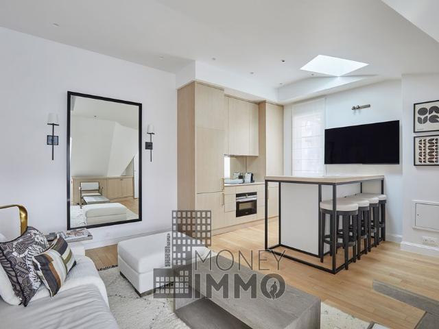 Tout savoir sur cet appartement dans le quartier Triangle d'Or, à Paris 8ème