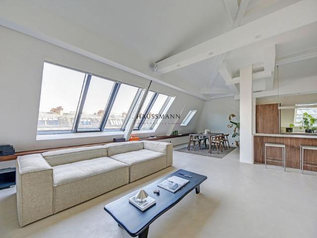 Tout savoir sur cet appartement dans le quartier Triangle d'Or, à Paris 8ème