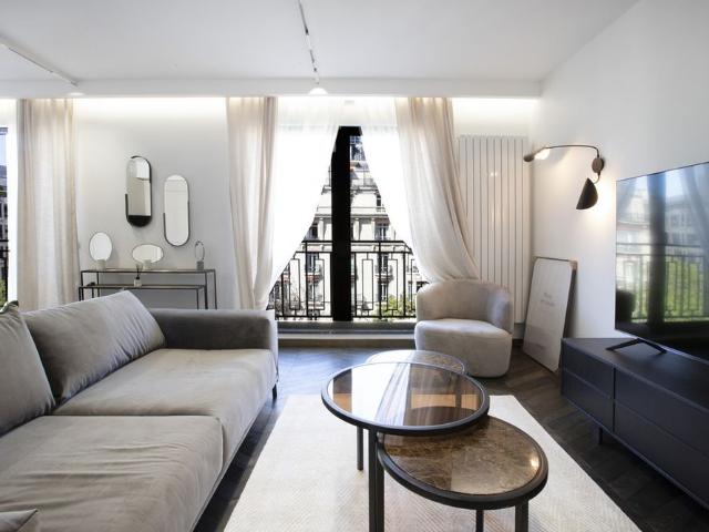 Tout savoir sur cet appartement dans le quartier Triangle d'Or, à Paris 8ème