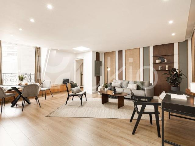 Tout savoir sur cet appartement dans le quartier Triangle d'Or, à Paris 8ème