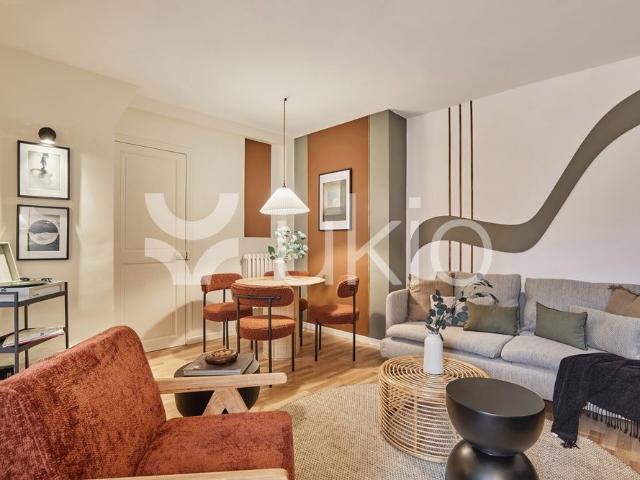 Tout savoir sur cet appartement dans le quartier Triangle d'Or, à Paris 8ème