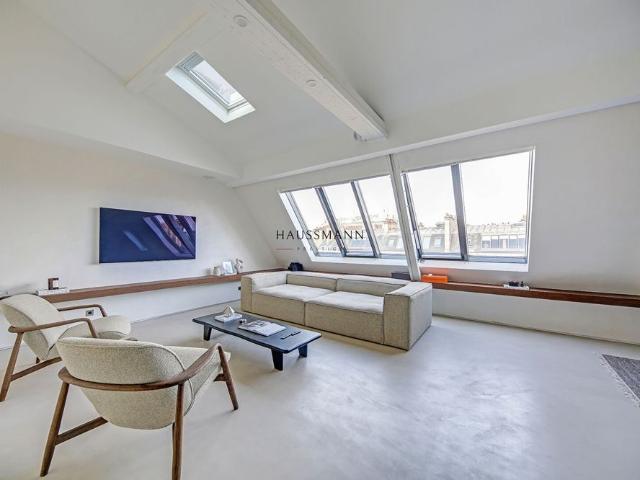 Tout savoir sur cet appartement dans le quartier Triangle d'Or, à Paris 8ème
