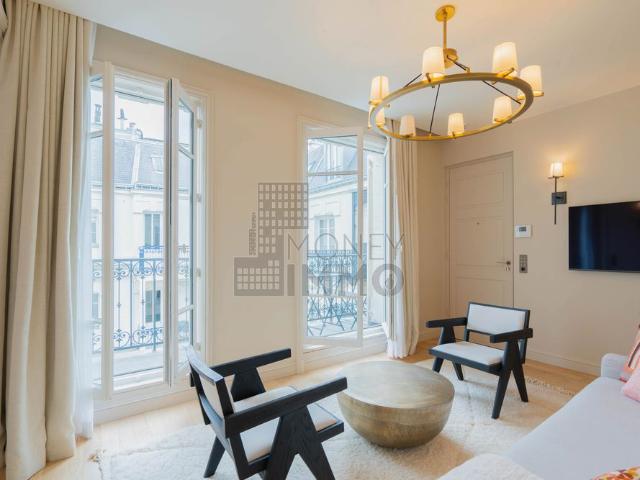 Tout savoir sur cet appartement dans le quartier Triangle d'Or, à Paris 8ème
