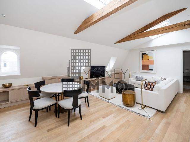 Tout savoir sur cet appartement dans le quartier Triangle d'Or, à Paris 8ème