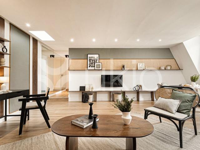 Tout savoir sur cet appartement dans le quartier Triangle d'Or, à Paris 8ème