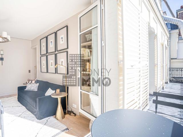Tout savoir sur cet appartement dans le quartier Triangle d'Or, à Paris 8ème