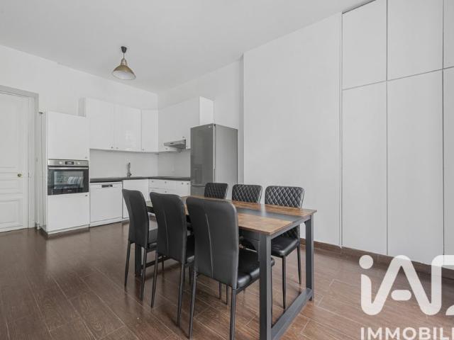 Tout savoir sur cet appartement dans le quartier Triangle d'Or, à Paris 8ème
