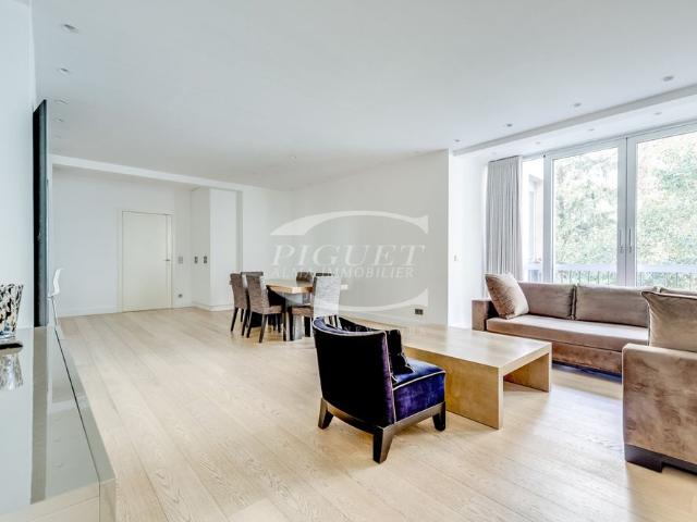 Tout savoir sur cet appartement dans le quartier Triangle d'Or, à Paris 8ème