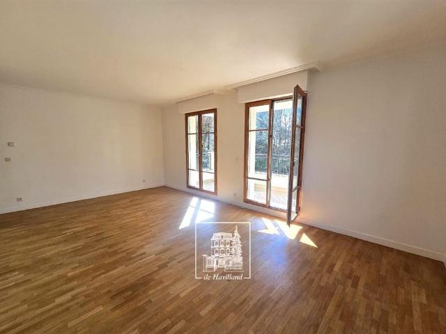 Tout savoir sur cet appartement dans le quartier Val d'Or, à Saint Cloud