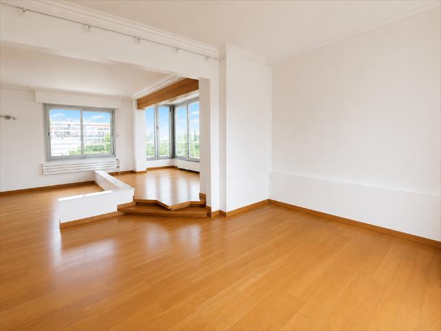 Tout savoir sur cet appartement dans le quartier Val d'Or, à Saint Cloud