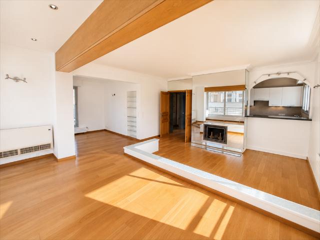 Tout savoir sur cet appartement dans le quartier Val d'Or, à Saint Cloud