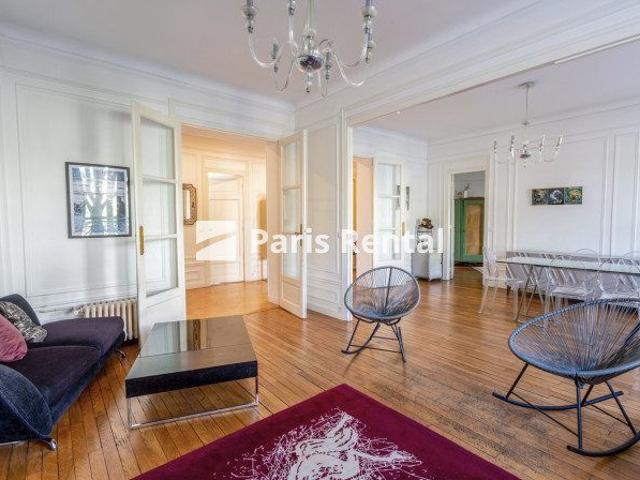 Tout savoir sur cet appartement dans le quartier Vallée de Fécamp, à Paris 12ème