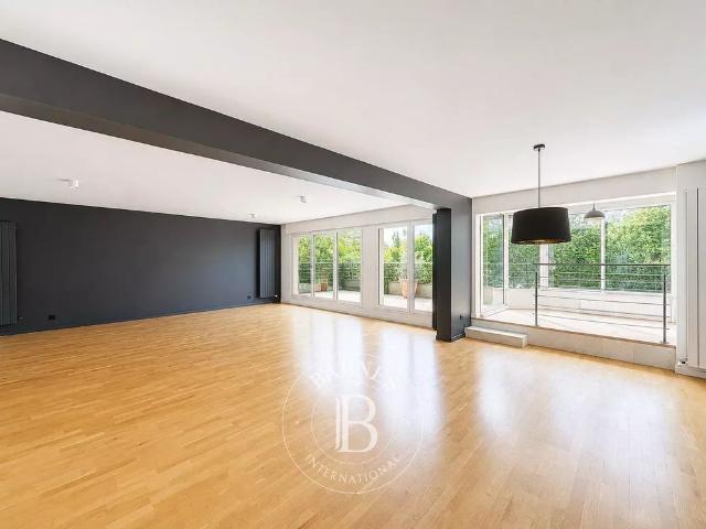Tout savoir sur cet appartement dans le quartier Villiers L. Michel, à Levallois Perret