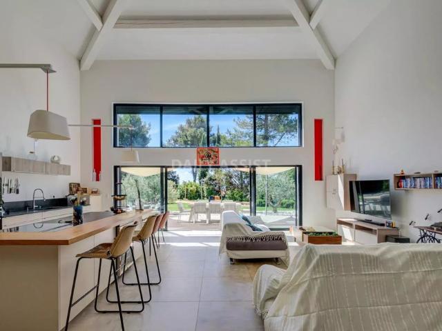 Tout savoir sur cette maison à Saint Marc Jaumegarde