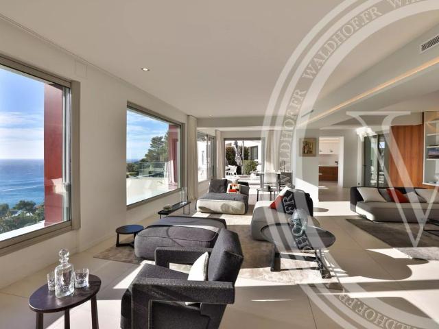 Tout savoir sur cette maison dans le quartier Col de Villefranche, à Villefranche sur Mer