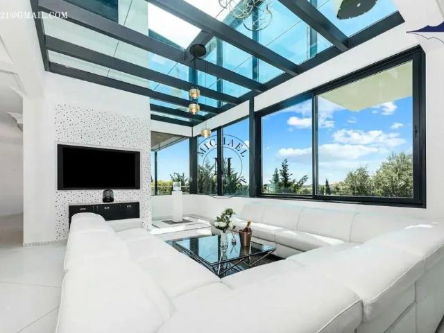 Tout savoir sur cette maison dans le quartier Cabbe Saint Roman, à Roquebrune Cap Martin