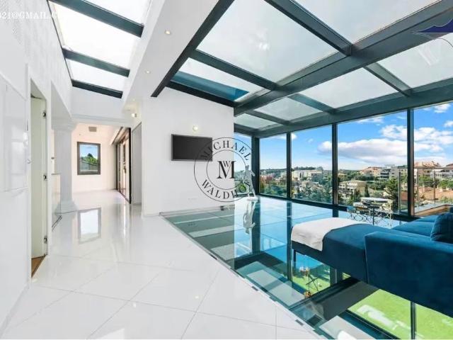 Tout savoir sur cette maison dans le quartier Cabbe Saint Roman, à Roquebrune Cap Martin