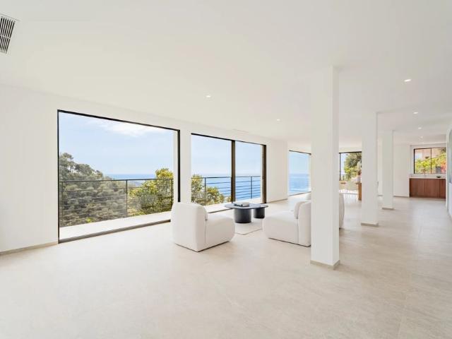 Tout savoir sur cette maison dans le quartier Cabbe Saint Roman, à Roquebrune Cap Martin