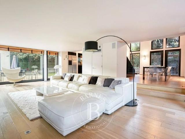 Tout savoir sur cette maison dans le quartier Centre et Nord Ouest, à Saint Didier au Mont d'Or