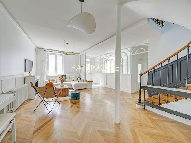 Tout savoir sur cette maison dans le quartier Centre Ville, à Rueil Malmaison