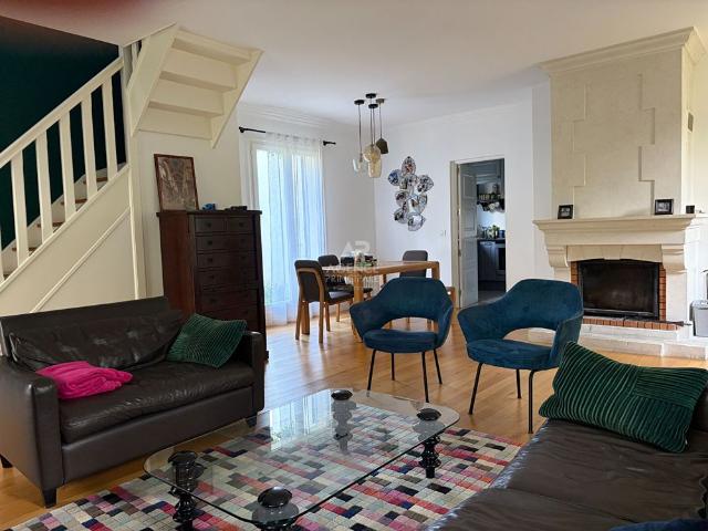 Tout savoir sur cette maison dans le quartier Chateau, à Maisons Laffitte