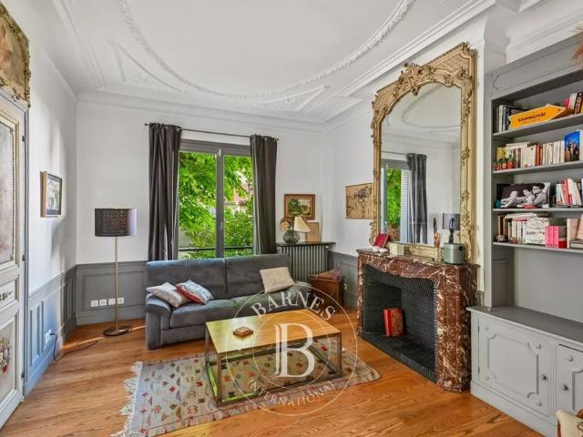 Tout savoir sur cette maison dans le quartier Agent Sarre Centre Les Vallées La Garenne, à Colombes
