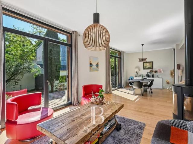 Tout savoir sur cette maison dans le quartier Agent Sarre Centre Les Vallées La Garenne, à Colombes