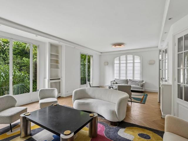 Tout savoir sur cette maison dans le quartier Auteuil Sud, à Paris 16ème