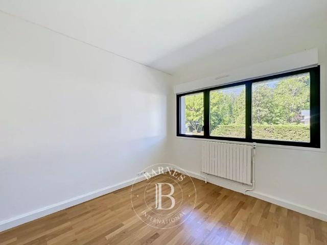 Tout savoir sur cette maison dans le quartier Bourg La Feuillaume Nord, à La Celle Saint Cloud