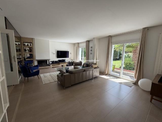 Tout savoir sur cette maison dans le quartier Bourg La Feuillaume Nord, à La Celle Saint Cloud