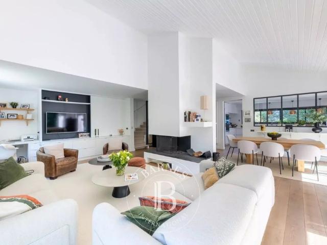 Tout savoir sur cette maison dans le quartier Bourg La Feuillaume Nord, à La Celle Saint Cloud