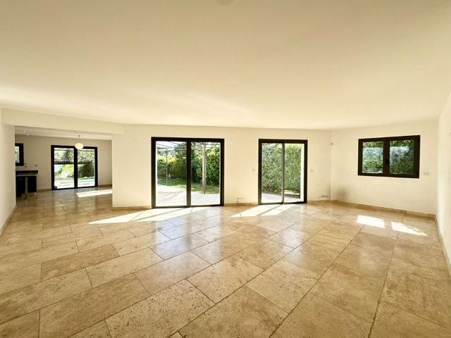 Tout savoir sur cette maison dans le quartier Grand Sud Aix la Duranne, à Aix en Provence