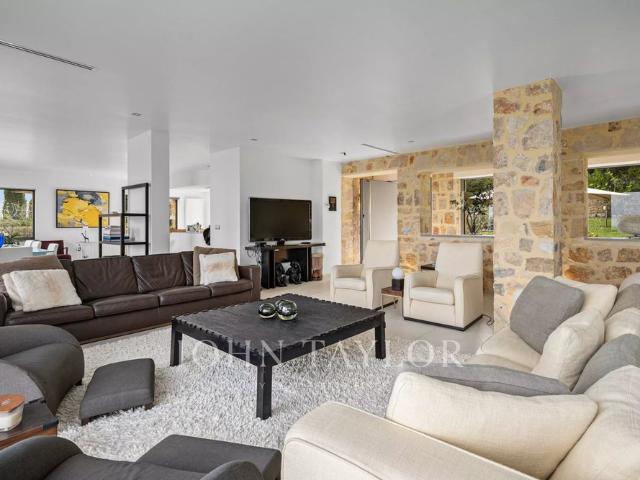 Tout savoir sur cette maison dans le quartier Ecarts Sud, à Valbonne