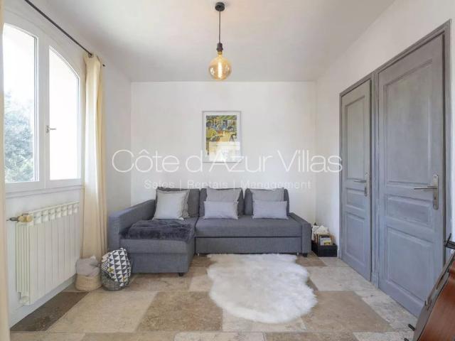 Tout savoir sur cette maison dans le quartier Ecarts Sud, à Valbonne
