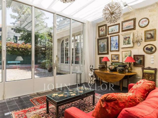 Tout savoir sur cette maison dans le quartier Hôtel de Ville Quinconce Saint Seurin Fondaudège, à Bordeaux
