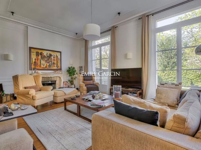 Tout savoir sur cette maison dans le quartier Ile de la Jatte Parc d'Orléans, à Neuilly sur Seine