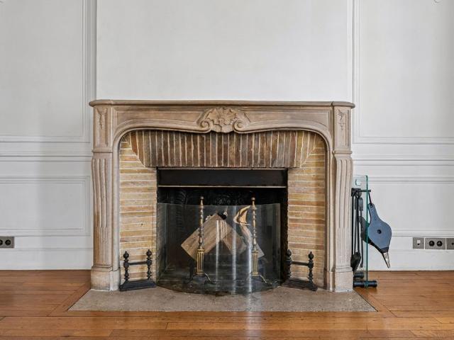Tout savoir sur cette maison dans le quartier Ile de la Jatte Parc d'Orléans, à Neuilly sur Seine