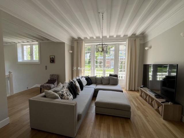 Tout savoir sur cette maison dans le quartier Jonchere Malmaison Saint Cucufa, à Rueil Malmaison