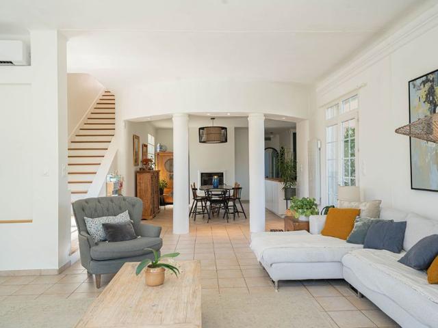 Tout savoir sur cette maison dans le quartier Ouest, à Carry le Rouet