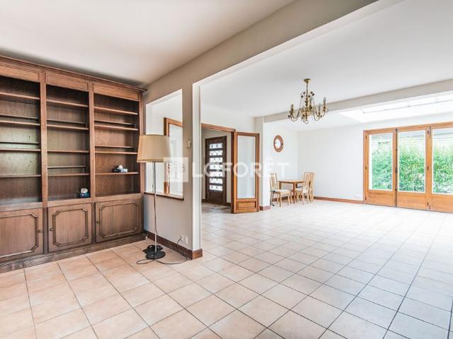 Tout savoir sur cette maison dans le quartier La Châtaigneraie La Feuillaume Sud, à La Celle Saint Cloud