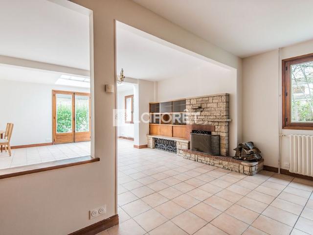 Tout savoir sur cette maison dans le quartier La Châtaigneraie La Feuillaume Sud, à La Celle Saint Cloud
